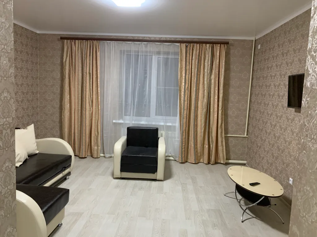 Квартира трёхкомнатная на улице Щаденко, 65 м², Каменск-Шахтинский — фото 6