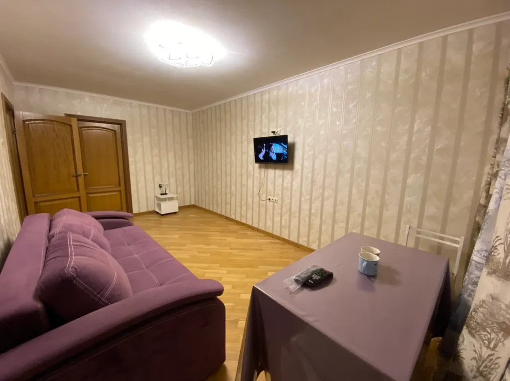 Квартира двухкомнатная на улице Волкова, 45 м², Ростов-на-Дону — спальня, фото 3