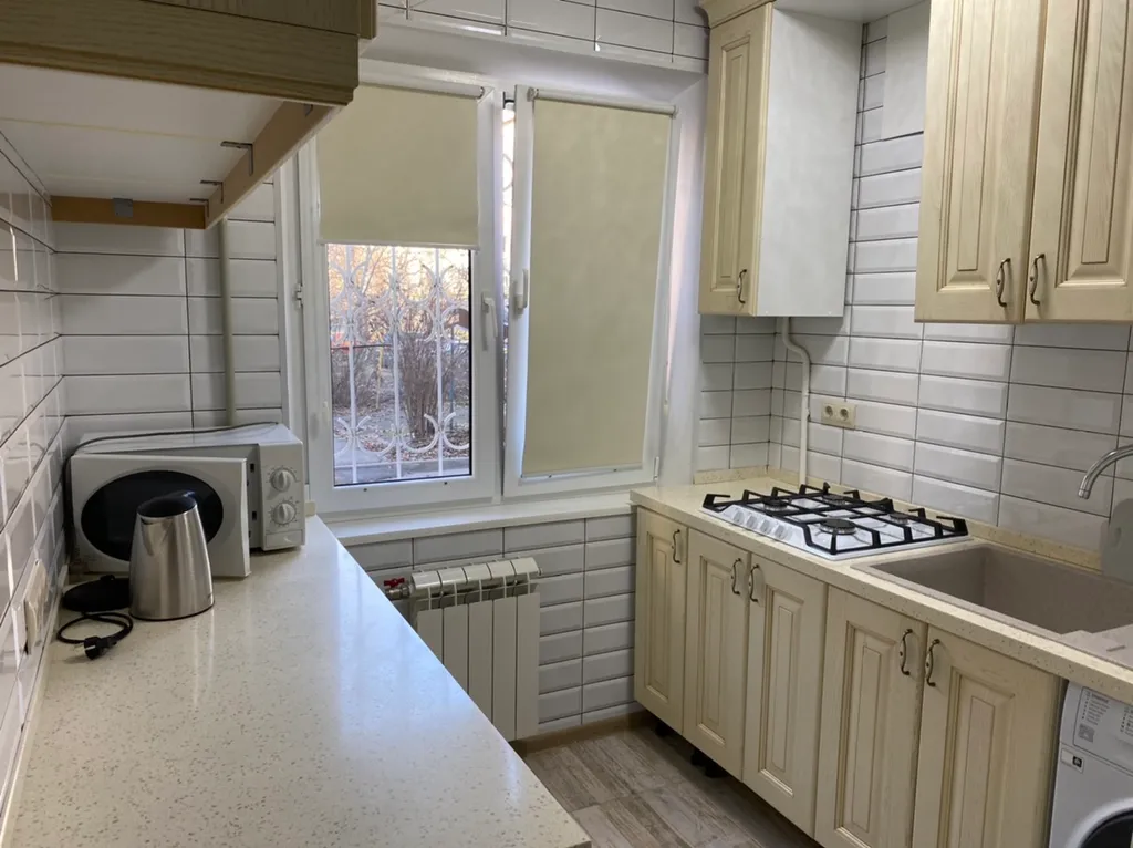 Квартира двухкомнатная на улице Волкова, 45 м², Ростов-на-Дону — кухня