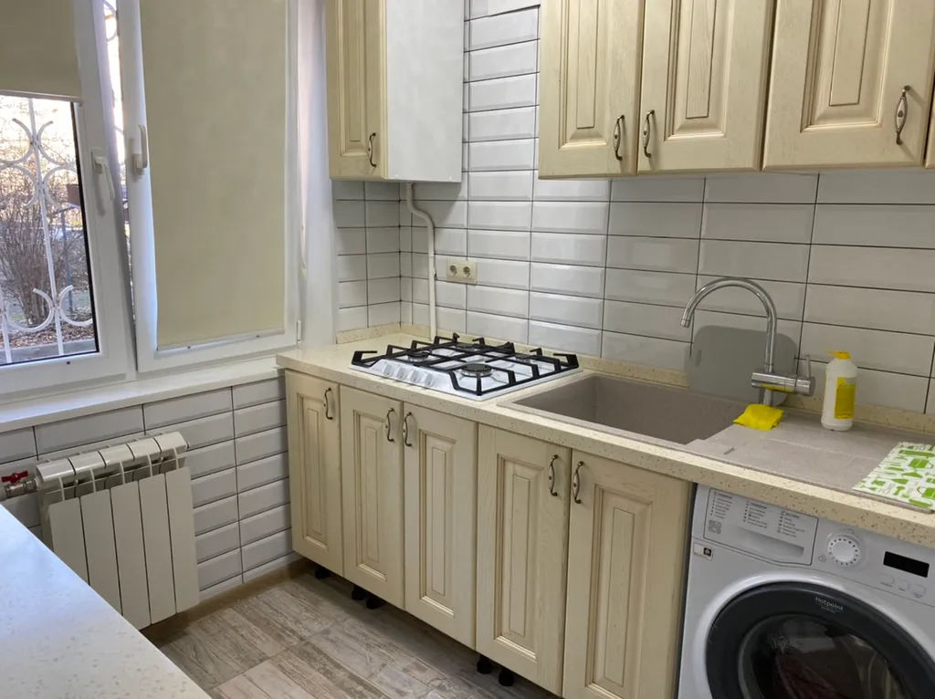Квартира двухкомнатная на улице Волкова, 45 м², Ростов-на-Дону — кухня, фото 3