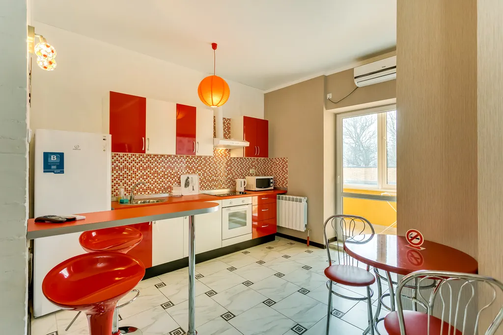 Квартира однокомнатная на улице Варфоломеева, 48 м², Ростов-на-Дону — кухня, фото 2