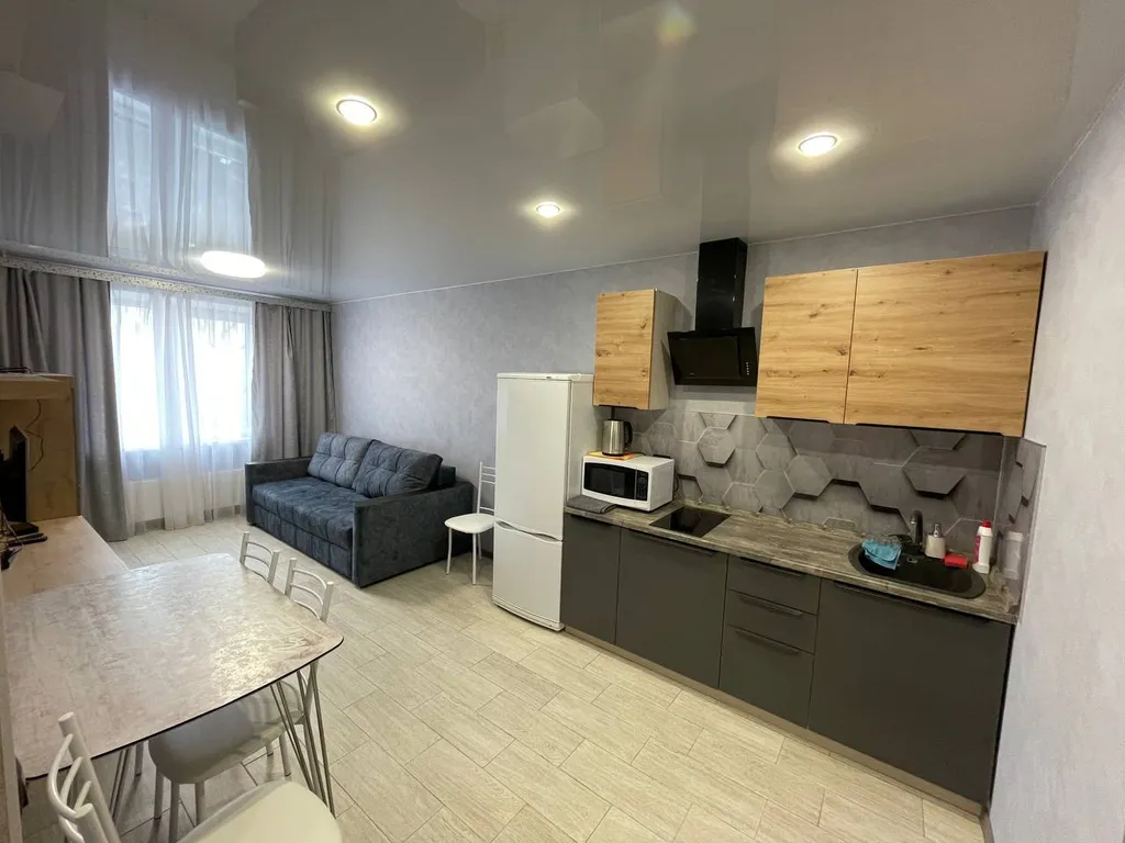 Квартира однокомнатная в Дзержинском, 40 м², Волгоград — кухня