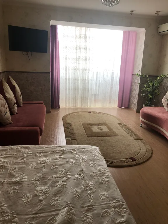 Квартира однокомнатная на улице Орджоникидзе, 53 м², Ессентуки — спальня, фото 2