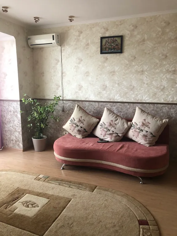 Квартира однокомнатная на улице Орджоникидзе, 53 м², Ессентуки — спальня, фото 3