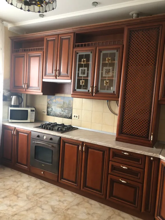 Квартира однокомнатная на улице Орджоникидзе, 53 м², Ессентуки — кухня, фото 2