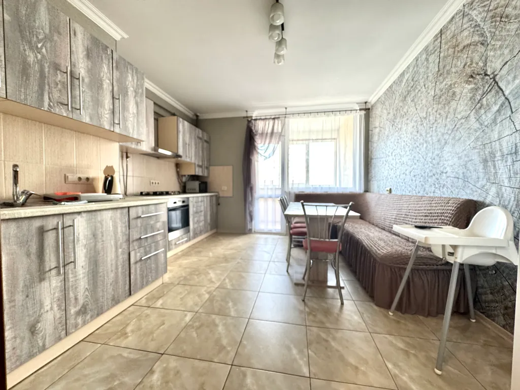 Крупногабаритная 3-комнатная квартира