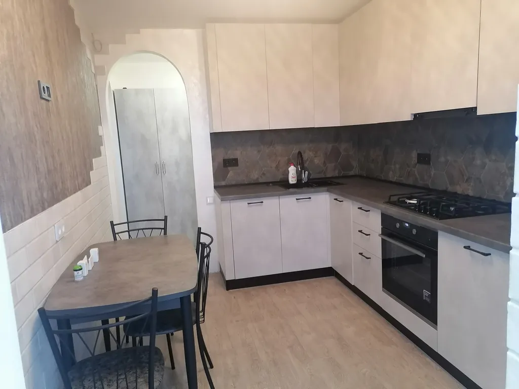 Квартира двухкомнатная в Октябрьском, 55 м², Саратов — фото 8