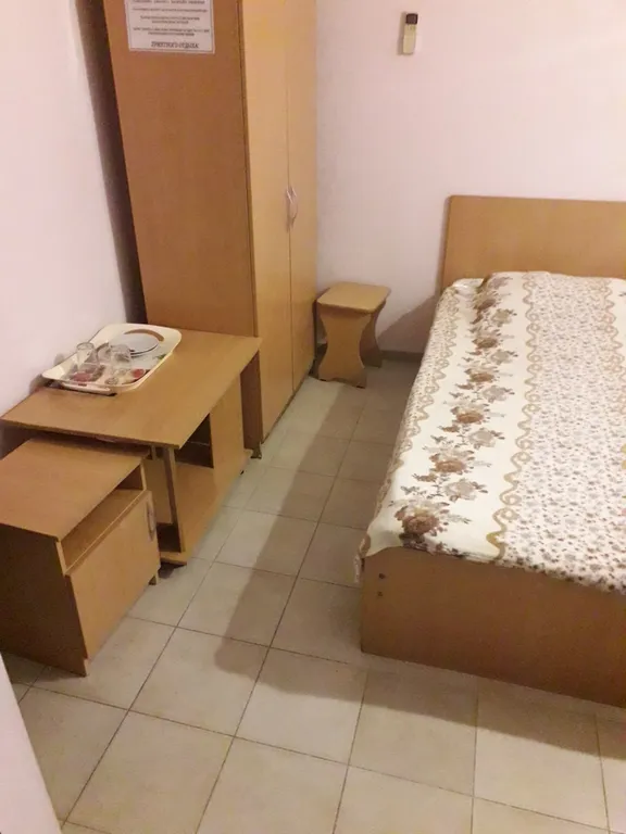 Двухместный номер с 1 кроватью стандарт окна в коридор — "Юлия" квартиры, фото 3 из 5