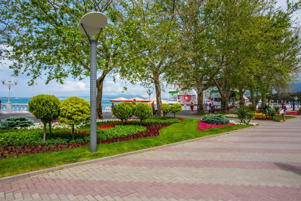 Квартира однокомнатная на улице Гоголи, 45 м², Геленджик — двор, фото 6