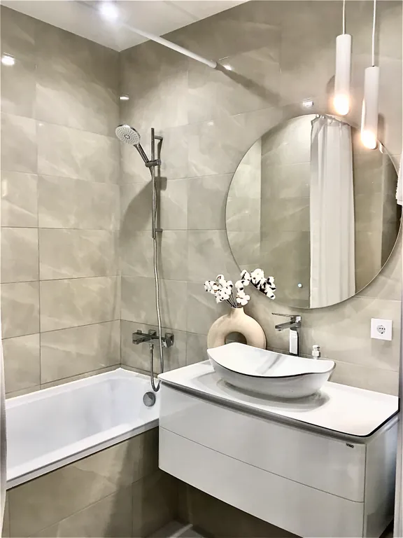 Квартира двухкомнатная в Советском, 50 м², Красноярск — ванная комната