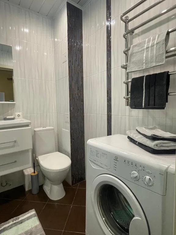 Квартира двухкомнатная на улице Ярмарочной, 56 м², Чебоксары — фото 8