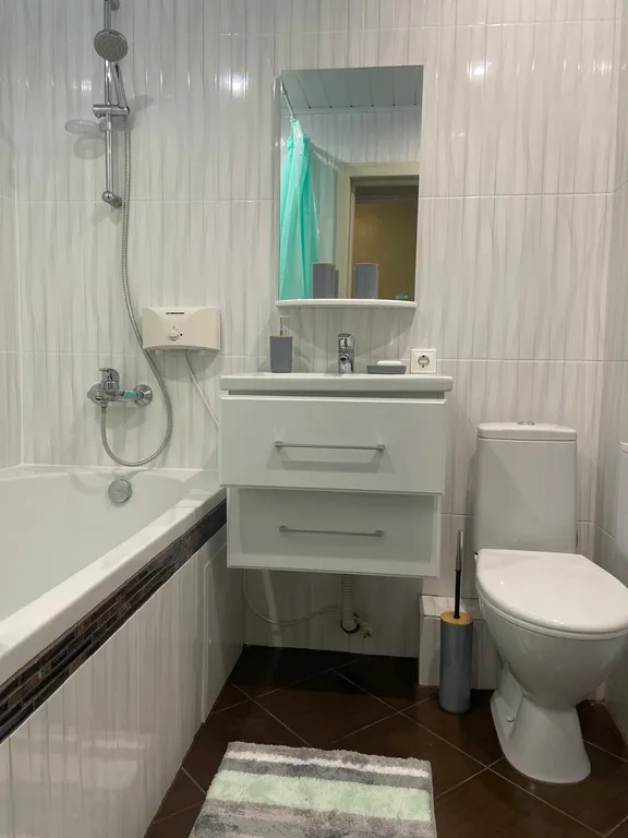 Квартира двухкомнатная на улице Ярмарочной, 56 м², Чебоксары — фото 9