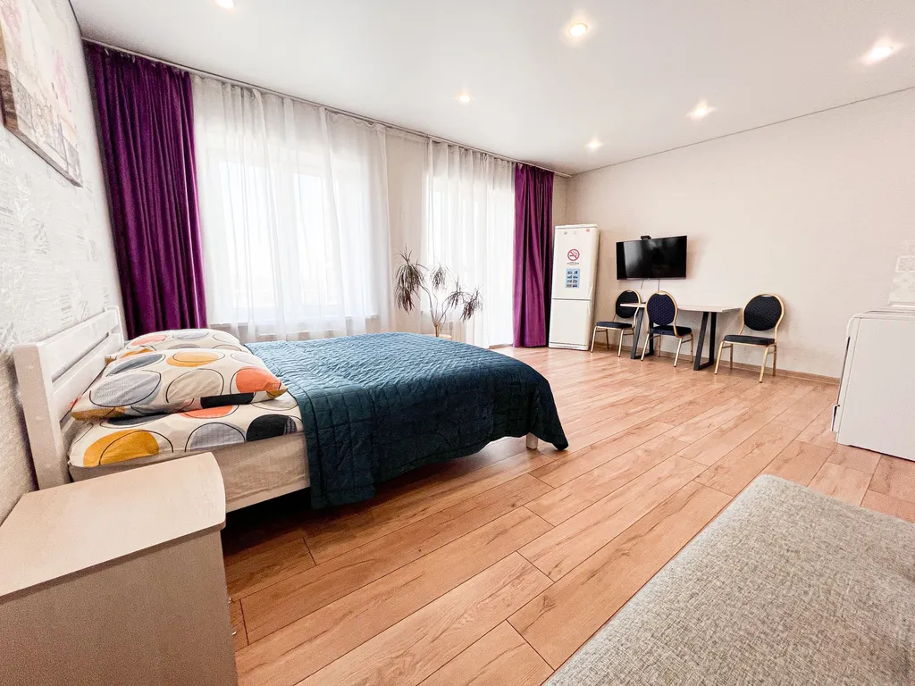 Студия однокомнатная в Октябрьском, 36 м², Иркутск — спальня, фото 3