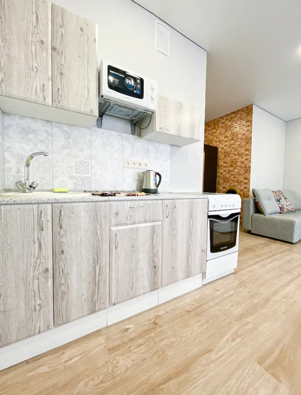 Студия однокомнатная в Октябрьском, 36 м², Иркутск — кухня, фото 2