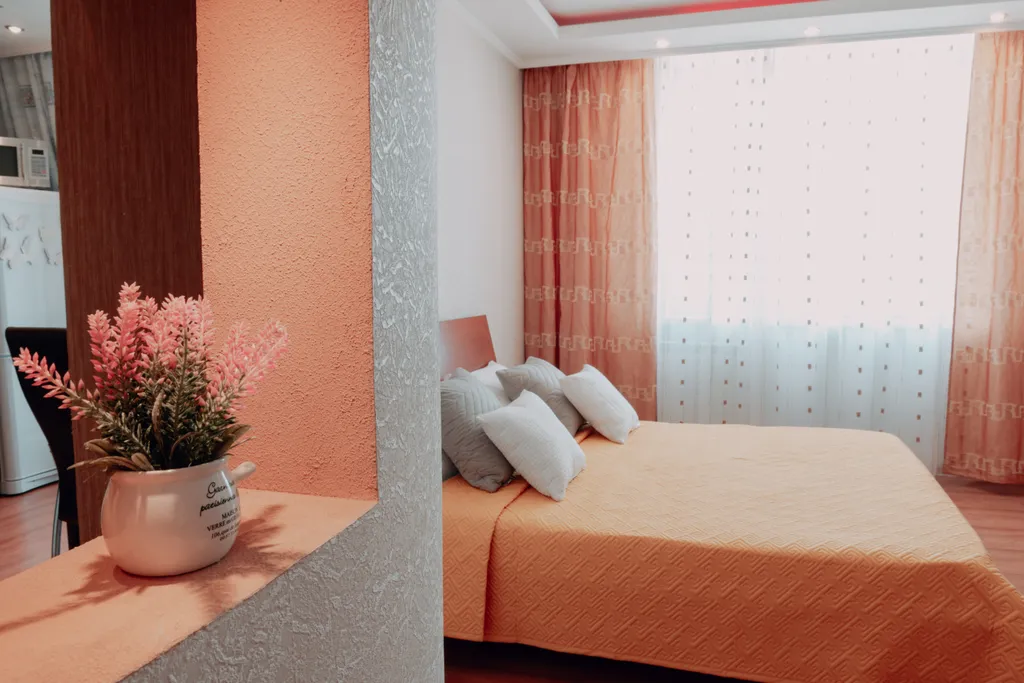 Апартаменты однокомнатные в Советском, 48 м², Красноярск — спальня, фото 5