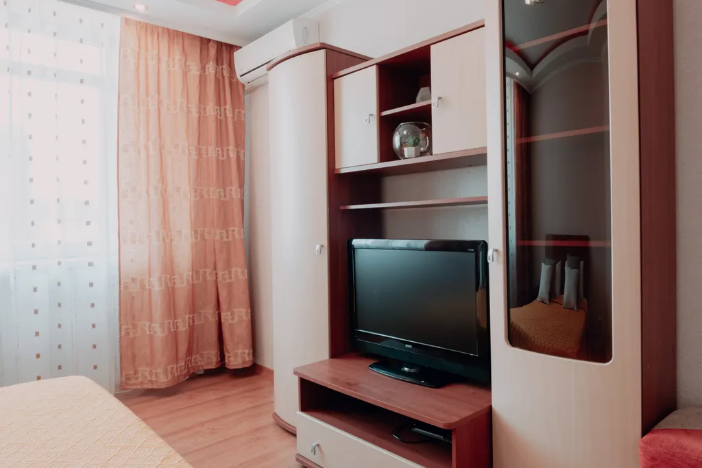 Апартаменты однокомнатные в Советском, 48 м², Красноярск — спальня, фото 8