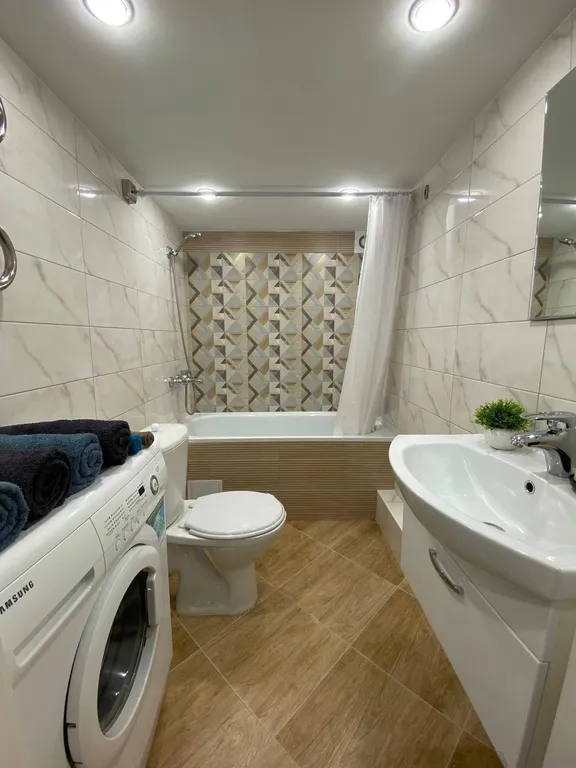 Квартира однокомнатная на улице Московской, 30 м², Киров — ванная комната