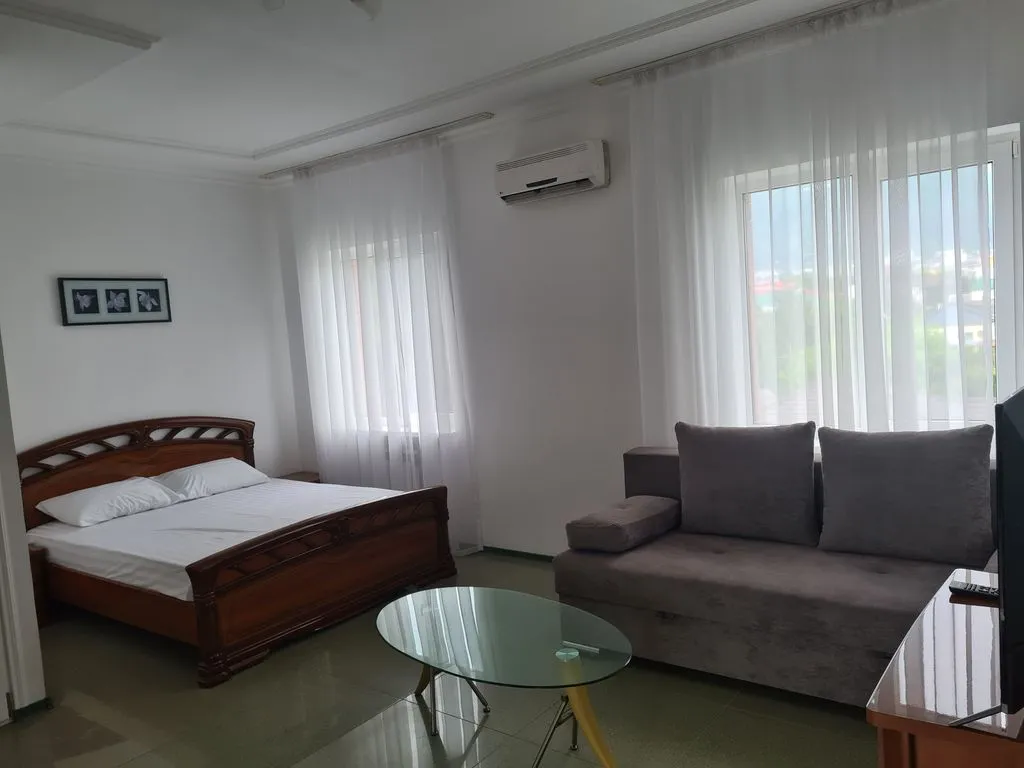 Четырёхместный номер улучшенный с видом на горы