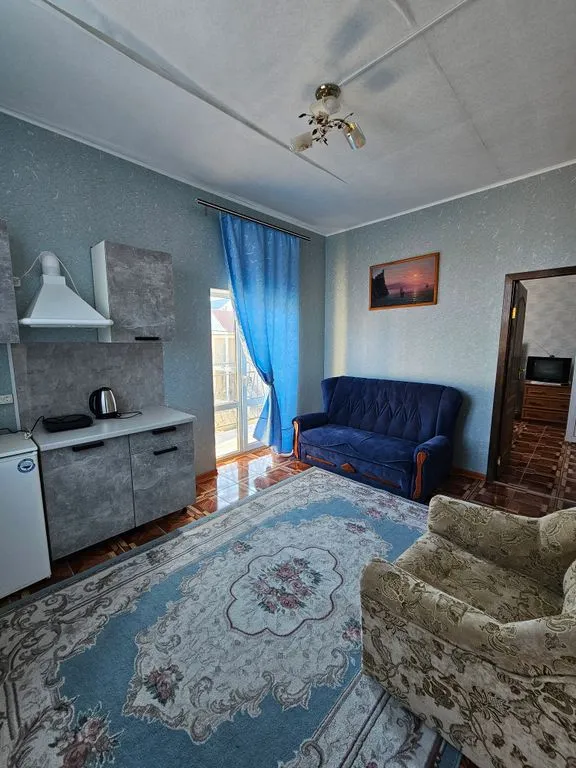 Четырёхместный номер с кухней 2-комнатный — Алан, фото 1 из 5