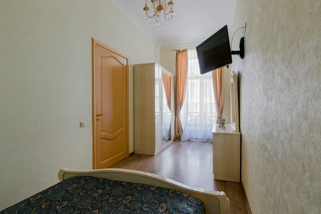 Квартира двухкомнатная у Адмы, в Адмиралтейском, 90 м², Санкт-Петербург — спальня, фото 5