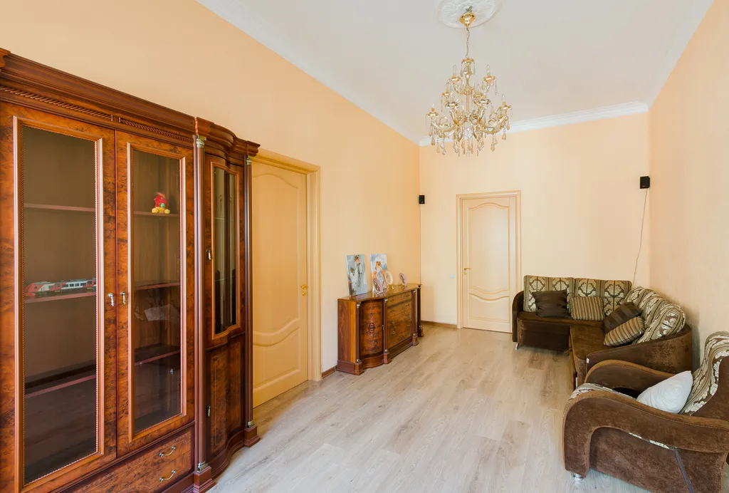 Квартира двухкомнатная у Адмы, в Адмиралтейском, 90 м², Санкт-Петербург — спальня, фото 4