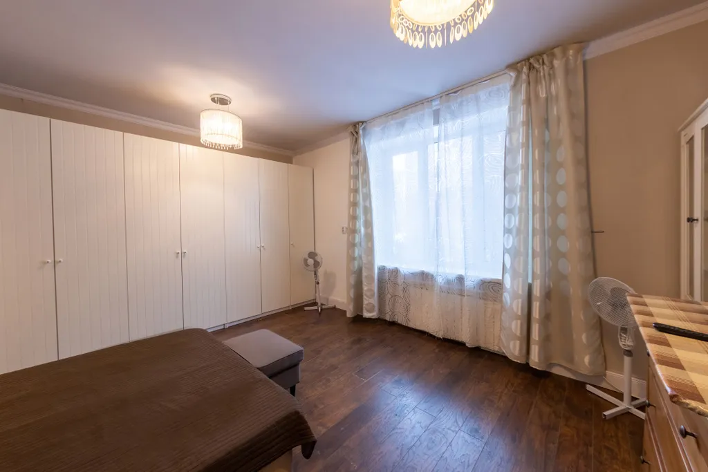 Квартира трёхкомнатная у Горьковской, в Печёрах, 77 м², Нижний Новгород — спальня, фото 2