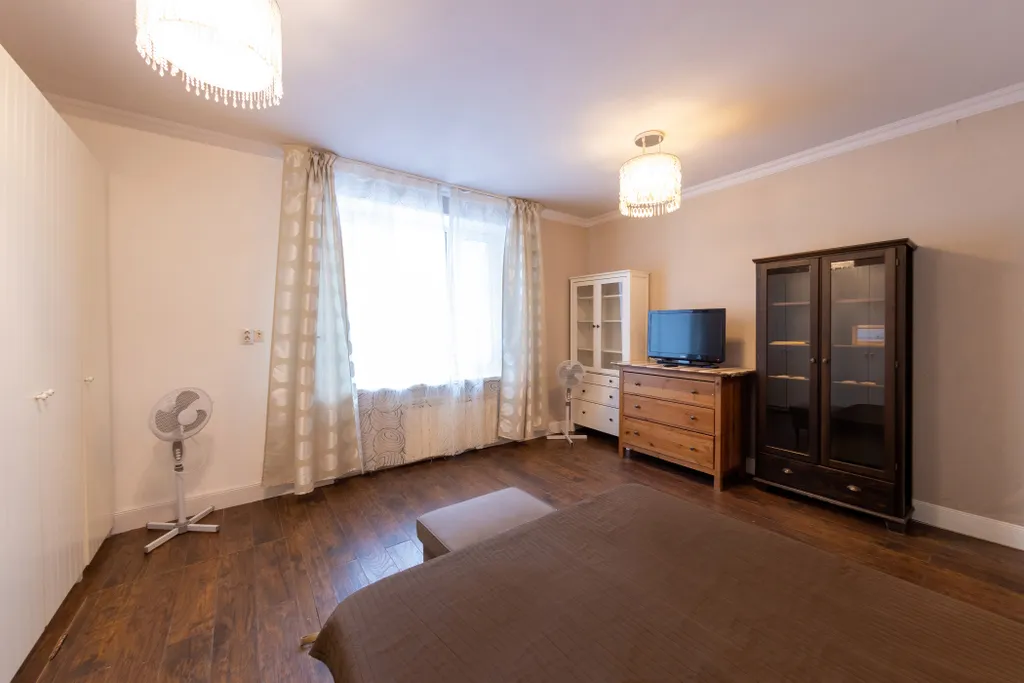 Квартира трёхкомнатная у Горьковской, в Печёрах, 77 м², Нижний Новгород — спальня, фото 6