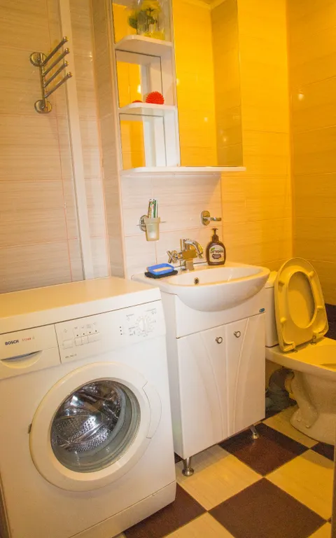 Квартира двухкомнатная у Чкаловской, в Канавино, 52 м², Нижний Новгород — ванная комната