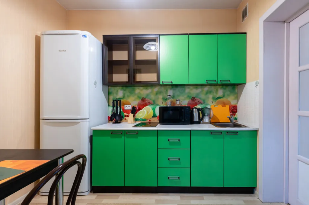 Квартира двухкомнатная в Советском, 60 м², Красноярск — кухня, фото 3