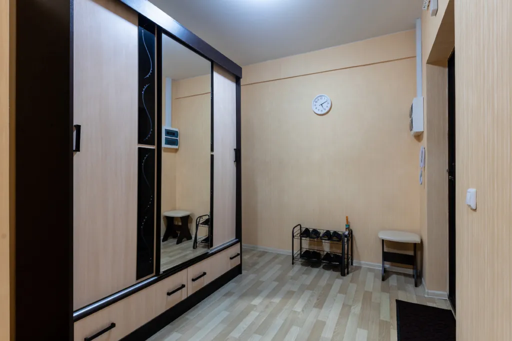 Квартира двухкомнатная в Советском, 60 м², Красноярск — фото 23