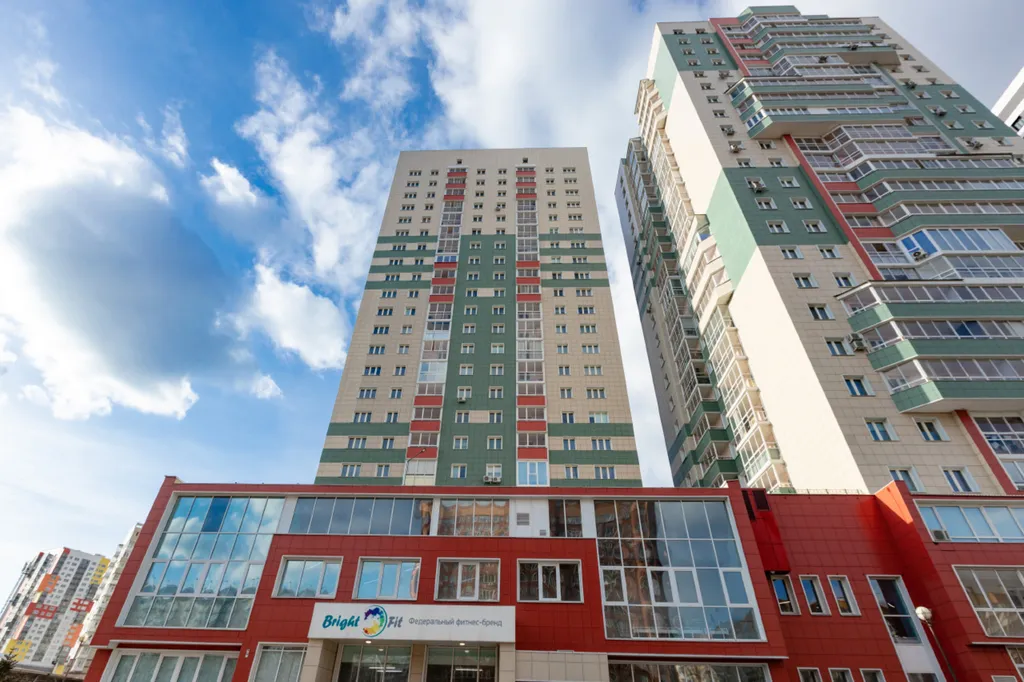 Квартира двухкомнатная в Советском, 60 м², Красноярск — двор