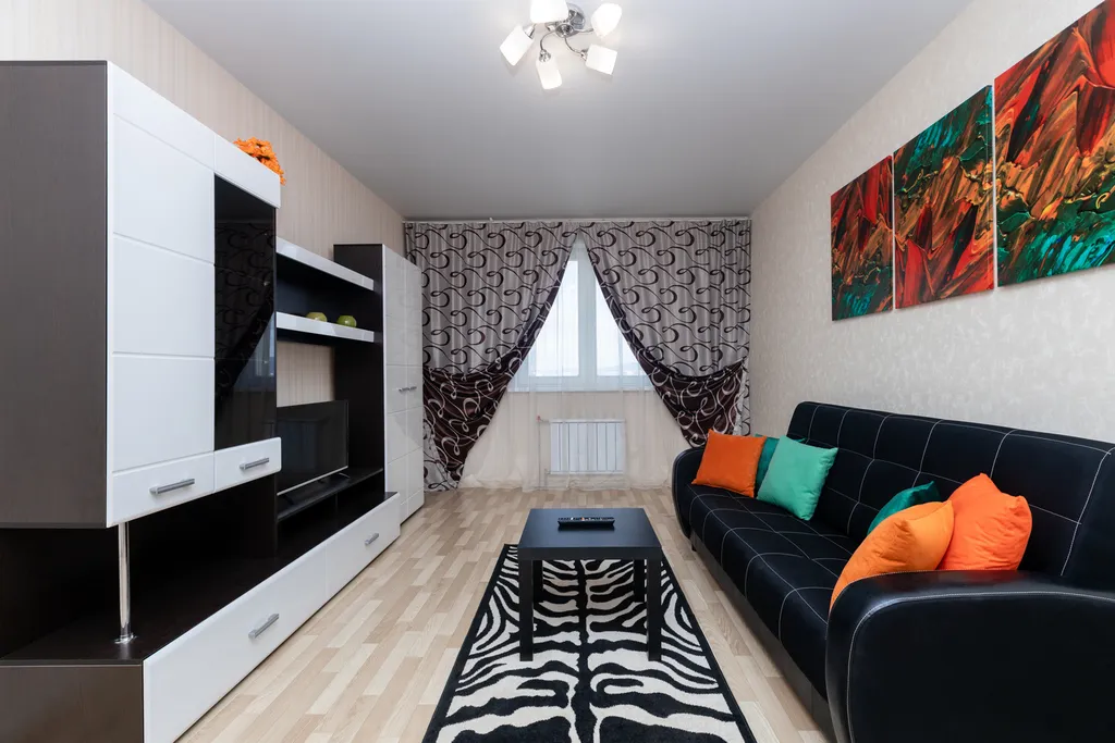 Квартира двухкомнатная в Советском, 60 м², Красноярск — спальня, фото 6