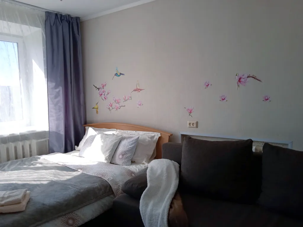 Квартира однокомнатная на улице Свердлова, 30 м², Ярославль — спальня, фото 4