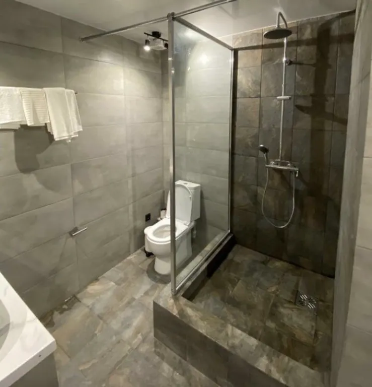 Дом 7-местный на улице Мире, 95 м², Медвежьегорск — ванная комната, фото 3