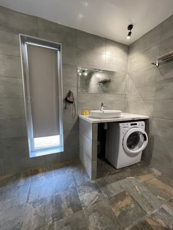 Дом 7-местный на улице Мире, 95 м², Медвежьегорск — ванная комната