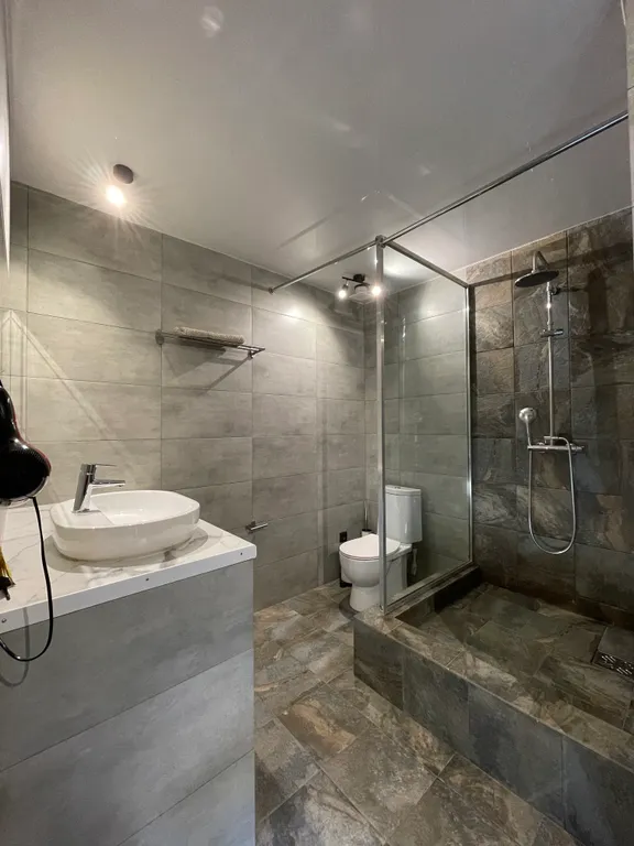 Дом 7-местный на улице Мире, 95 м², Медвежьегорск — ванная комната, фото 2
