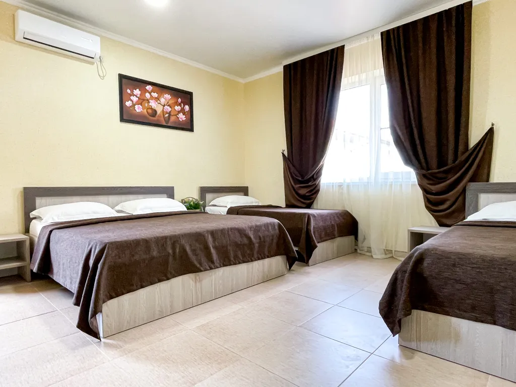 Четырёхместный номер Полулюкс четырехместный