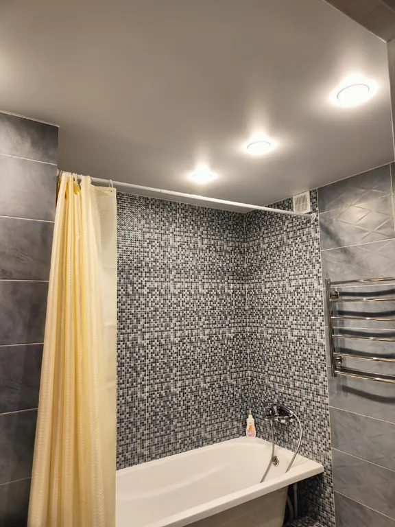 Студия двухкомнатная в Тракторозаводском, 50 м², Волгоград — ванная комната, фото 3
