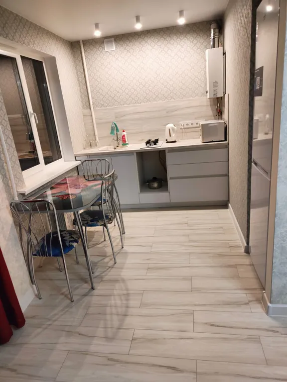 Студия двухкомнатная в Тракторозаводском, 50 м², Волгоград — кухня, фото 7