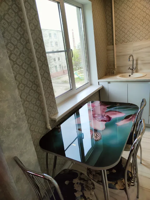 Студия двухкомнатная в Тракторозаводском, 50 м², Волгоград — кухня, фото 3