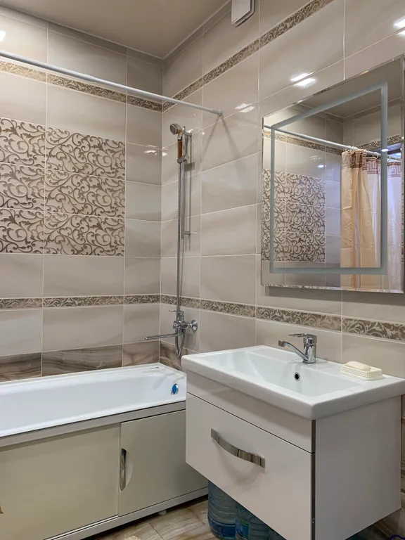 Квартира однокомнатная в Фрунзенском, 53 м², Владивосток — ванная комната, фото 2