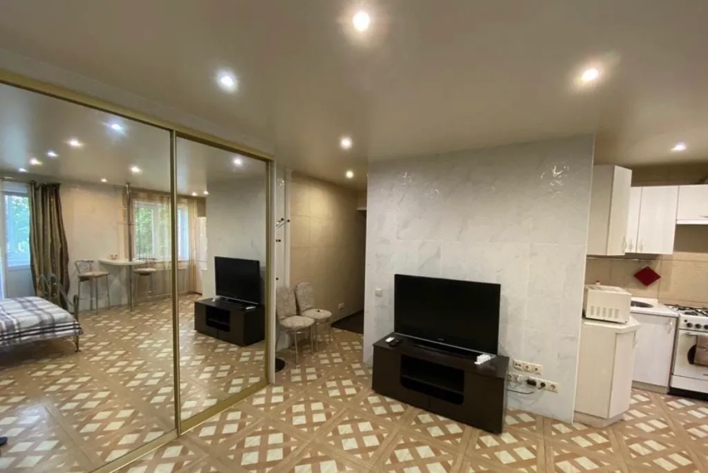 Студия однокомнатная на улице Свердлова, 33 м², Ярославль — кухня, фото 2