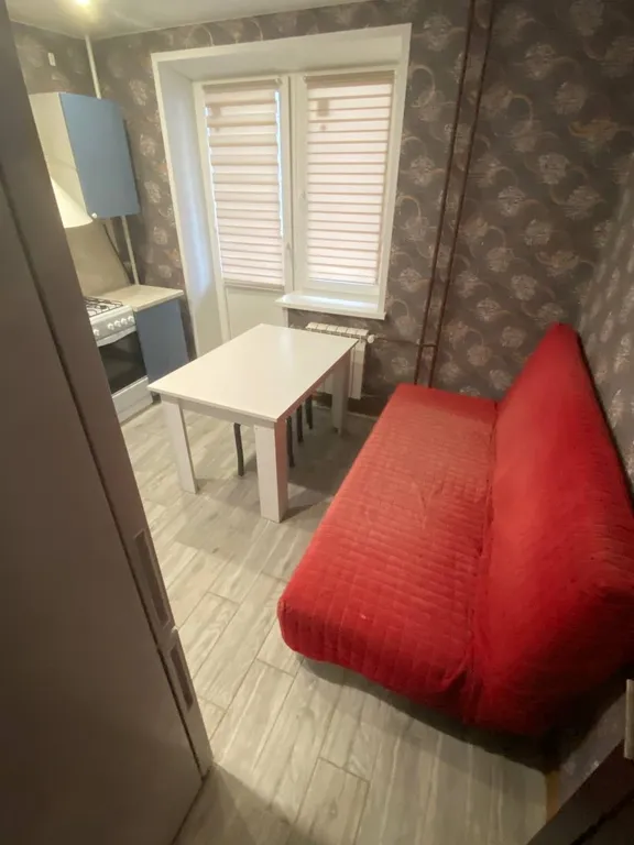 Квартира однокомнатная на улице Жукова, 50 м², Ярославль — кухня, фото 5