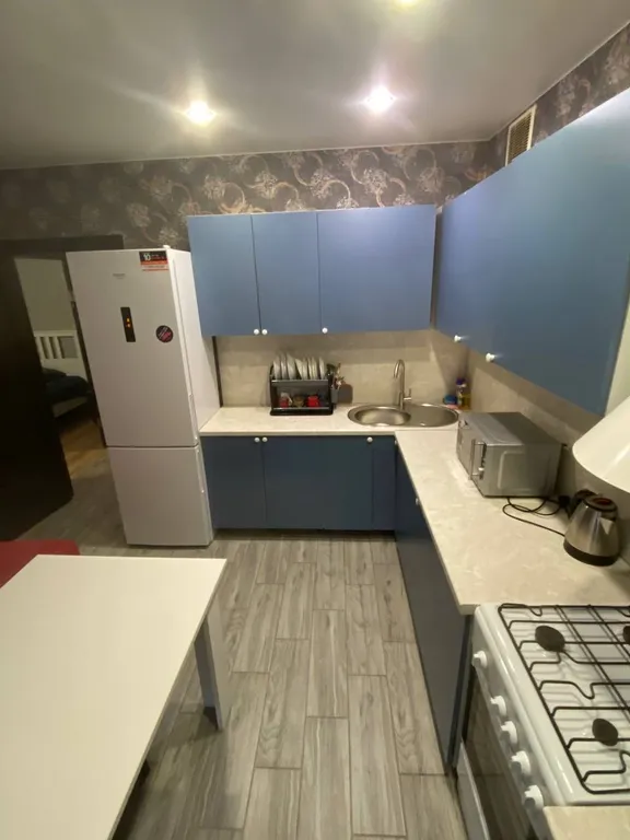 Квартира однокомнатная на улице Жукова, 50 м², Ярославль — кухня