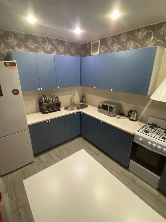 Квартира однокомнатная на улице Жукова, 50 м², Ярославль — кухня, фото 2