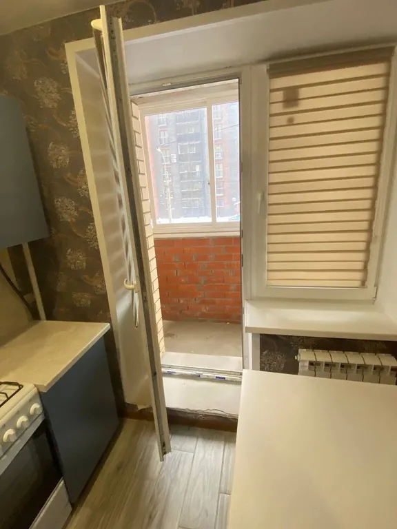 Квартира однокомнатная на улице Жукова, 50 м², Ярославль — кухня, фото 3