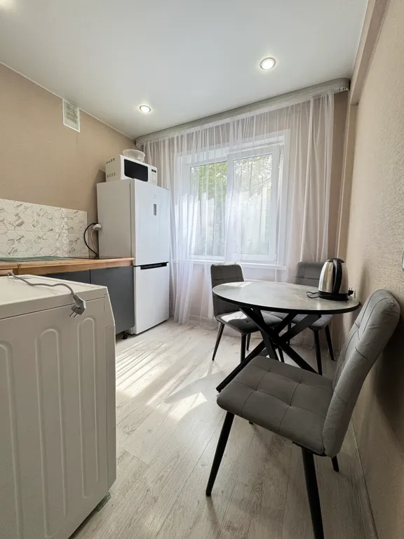 Квартира однокомнатная на улице Толбухина, 31 м², Усолье-Сибирское — кухня