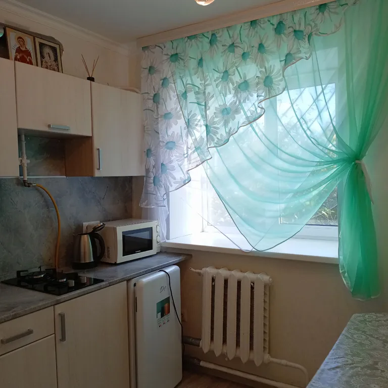 Квартира однокомнатная на улице Космонавтове, 30 м², Дивеево — кухня, фото 4