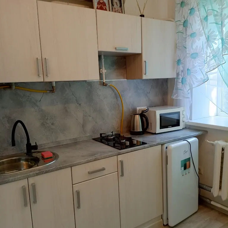 Квартира однокомнатная на улице Космонавтове, 30 м², Дивеево — кухня