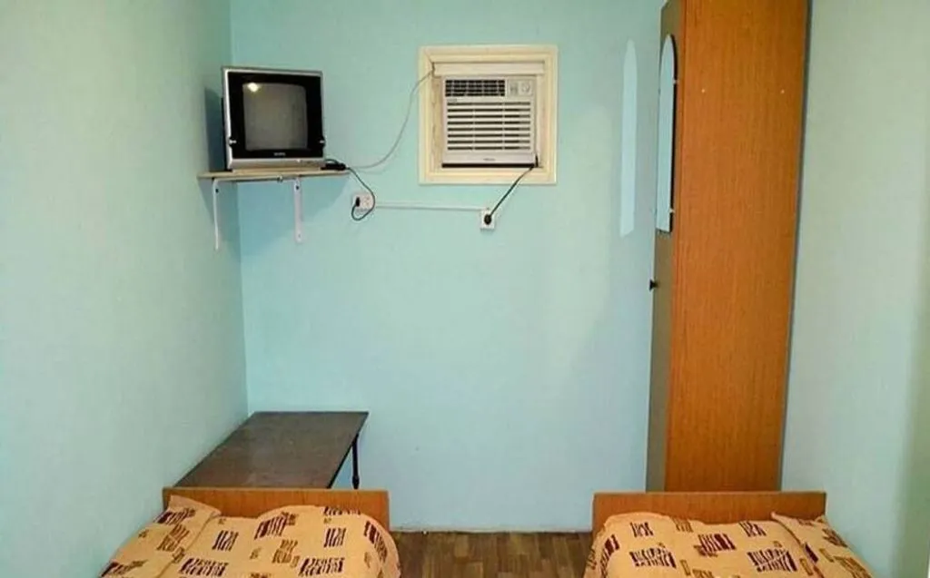 Двухместный номер с 2 отдельными кроватями эконом — общий вид